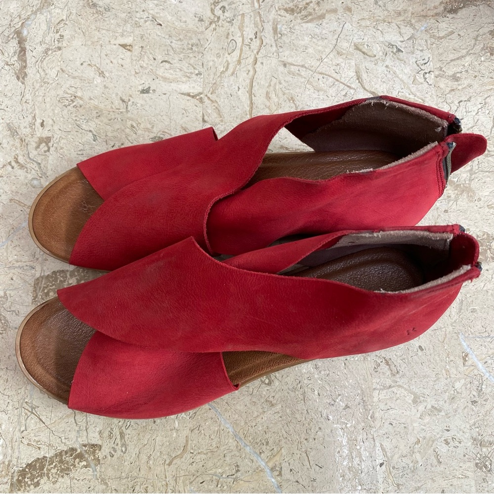 Red Leather Upper Low Heel Open Toe Back Zip Roan Size 9